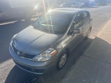 Nissan Versa 2011 - Thumbnail 1