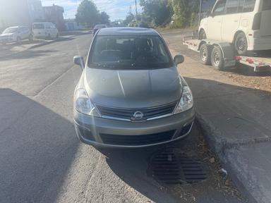 Nissan Versa 2011 - Thumbnail 2