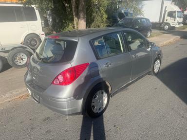 Nissan Versa 2011 - Thumbnail 4