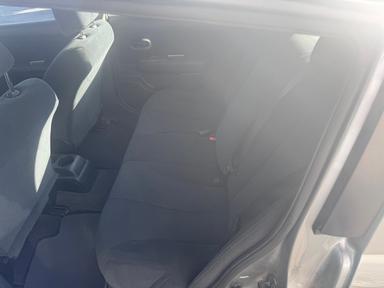 Nissan Versa 2011 - Thumbnail 7
