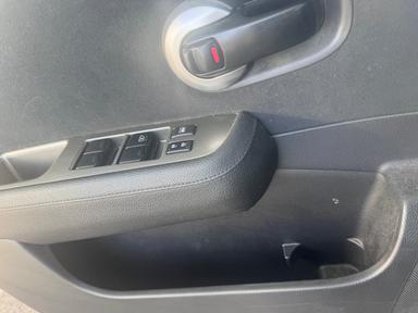 Nissan Versa 2011 - Thumbnail 9
