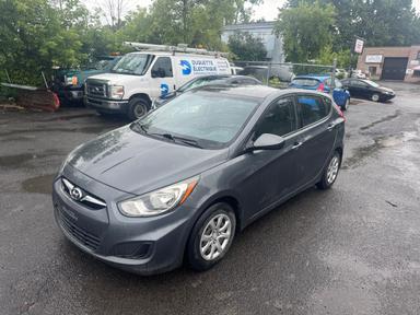 Hyundai Accent 2012 - Thumbnail 2