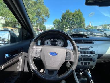Ford Focus 2010 - Thumbnail 4