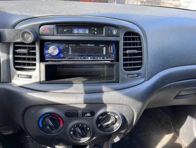 Hyundai Accent 2010 - Thumbnail 10
