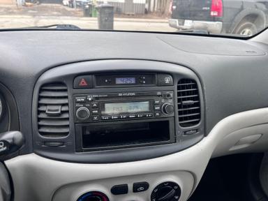 Hyundai accent 2010 - Thumbnail 8