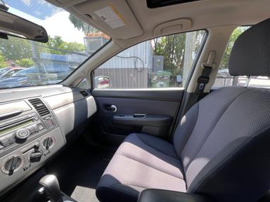 Nissan Versa 2009 - Thumbnail 14