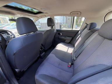 Nissan Versa 2009 - Thumbnail 16