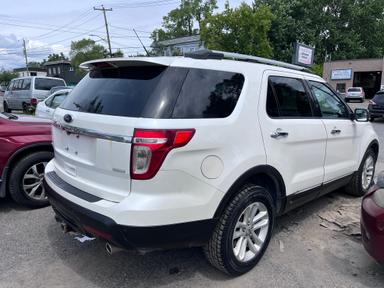 Ford Explorer 2013 - Thumbnail 3