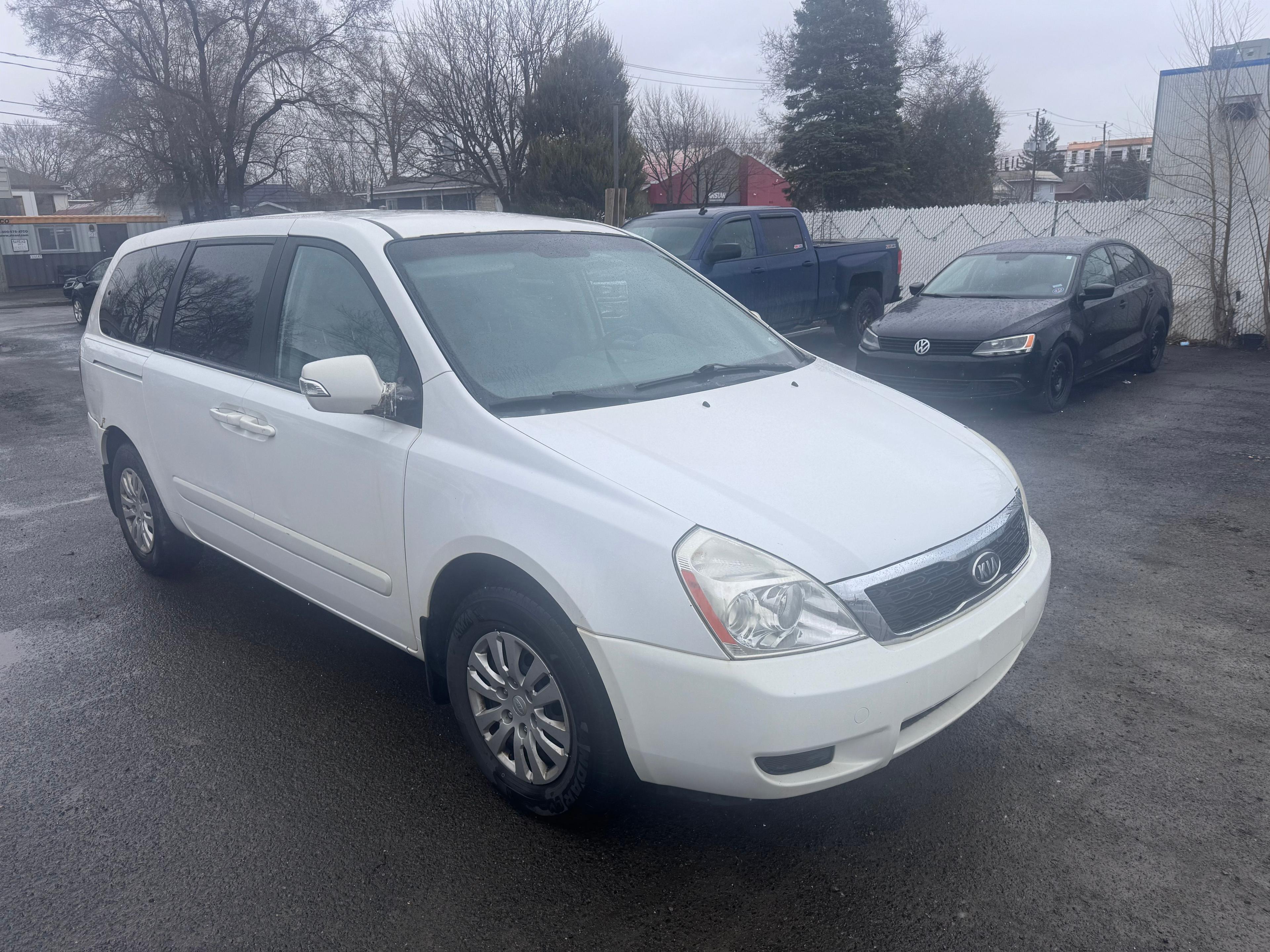 Kia Sedona 2011 - Image 3