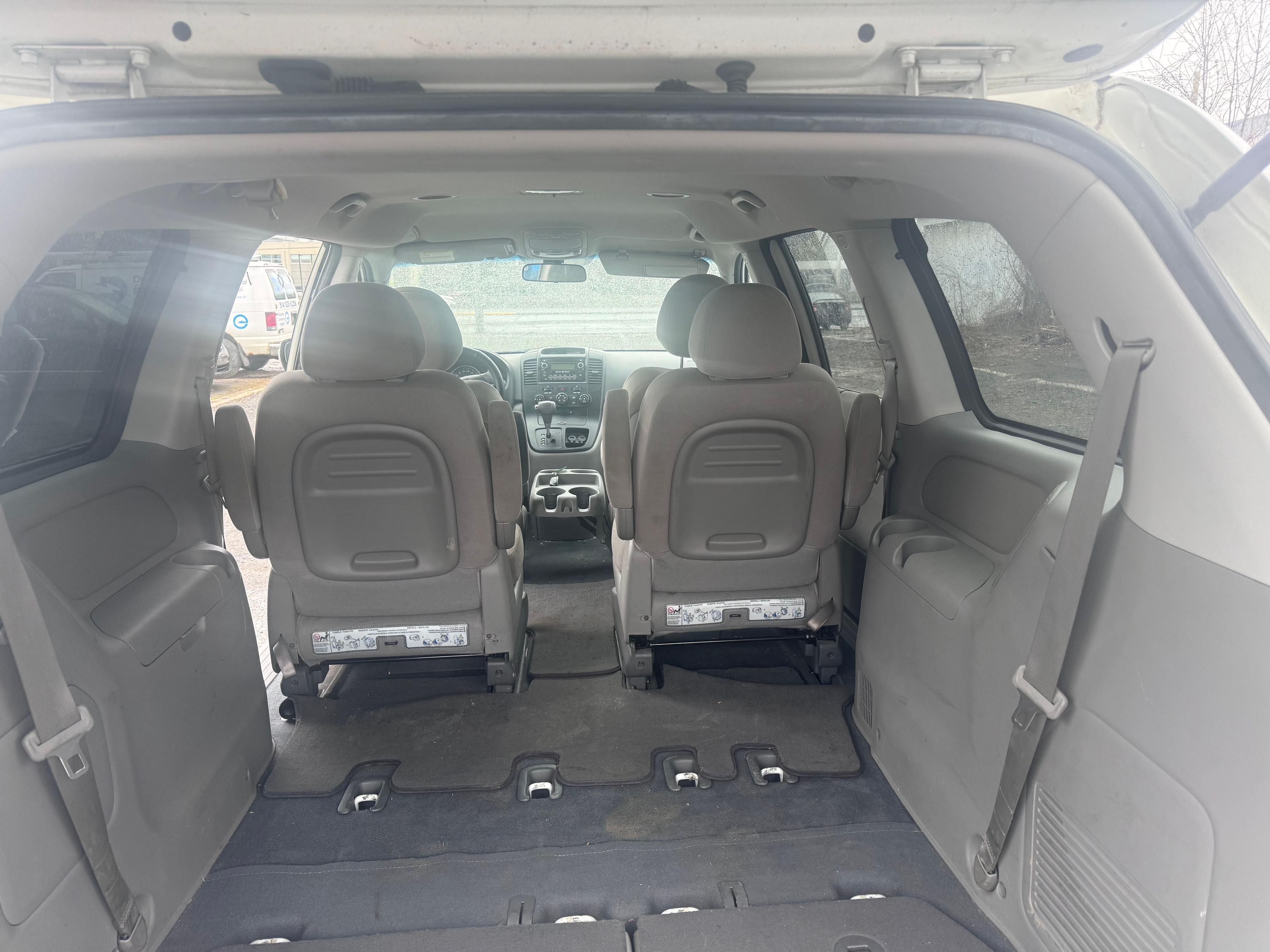 Kia Sedona 2011 - Image 9