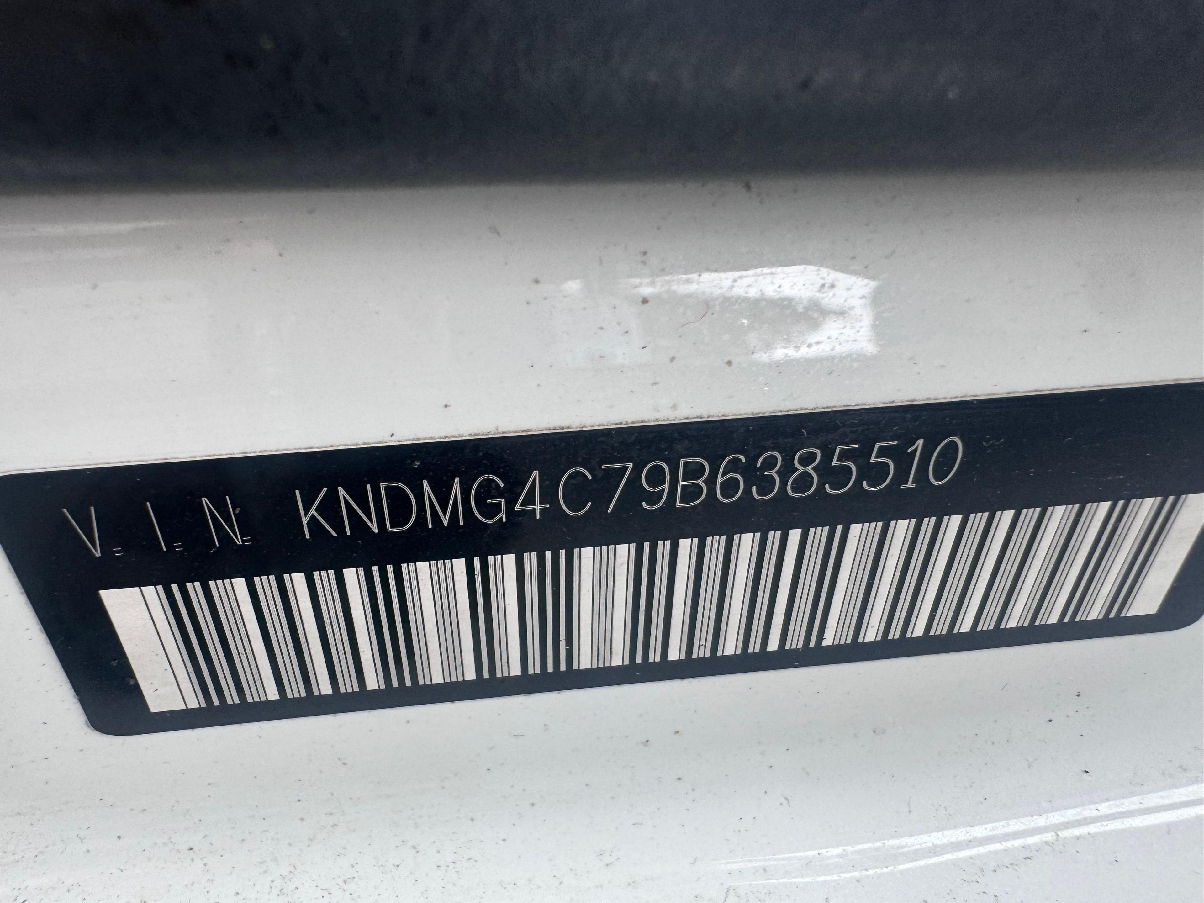 Kia Sedona 2011 - Image 12