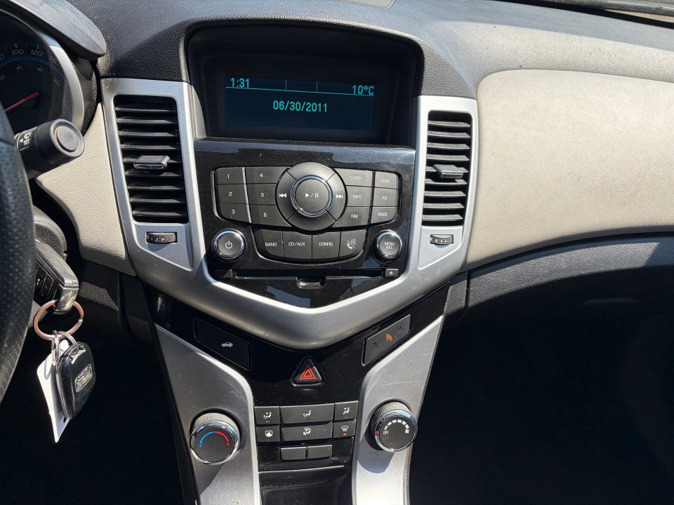 Chevrolet Cruze 2015 - Image 9