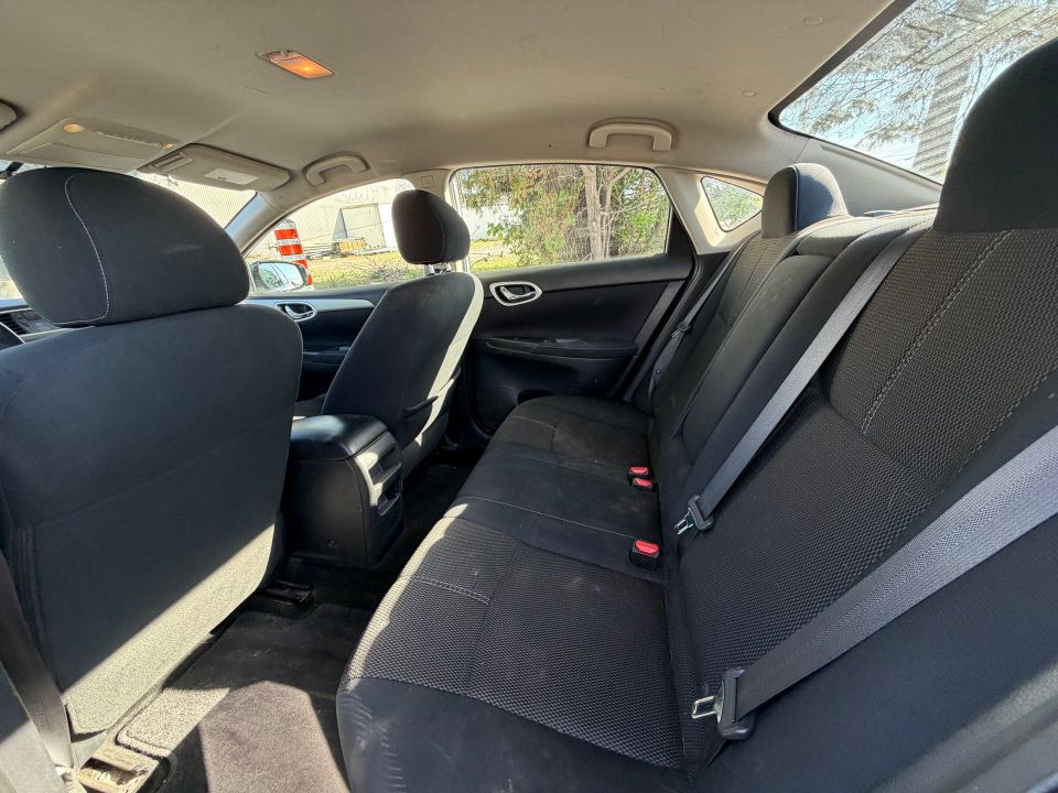 Nissan Sentra 2014 - Image 9