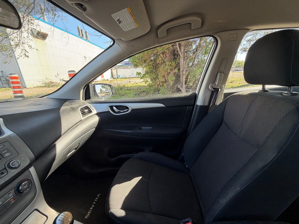 Nissan Sentra 2014 - Image 13