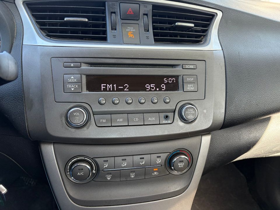 Nissan Sentra 2014 - Image 15