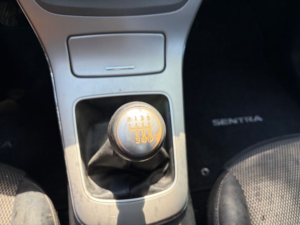 Nissan Sentra 2014 - Image 11